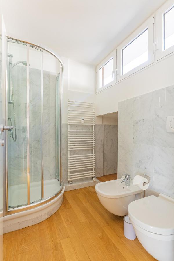 Casa Elea_ Panoramic Attic In City Center Campione dʼItalia 外观 照片